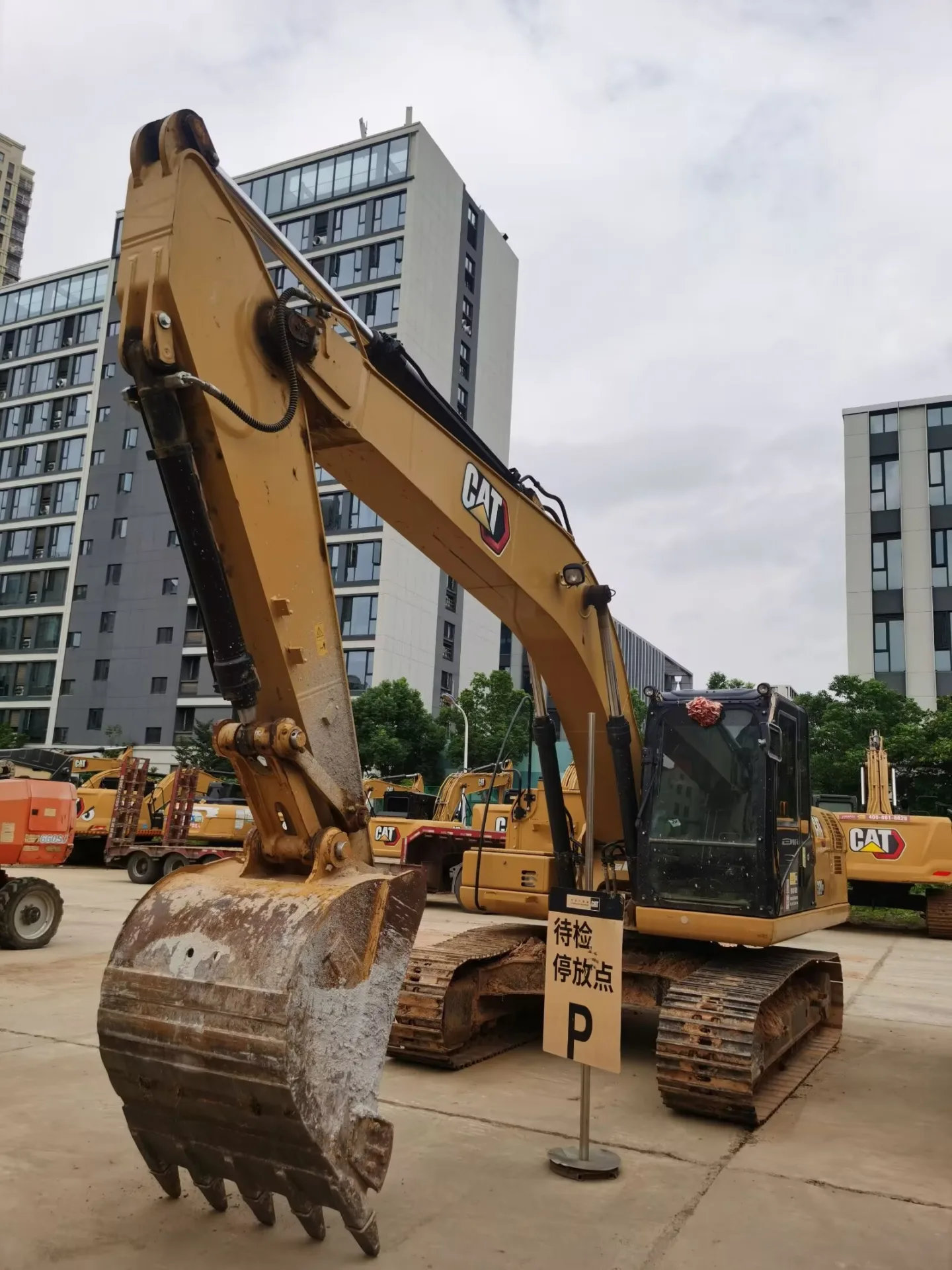 CATERPILLAR 320GX Excavator